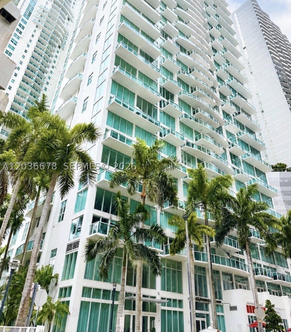 Live in the heart of Brickell Spacious 1 bedroom 1.5 bathroom residence. Located in a premier building high rise. Loft-duplex style. Enjoy an open layout, modern finishes , natural light. Access to resort style amenities including pools, fitness center, sauna, jacuzzi, business center , concierge and more. Near Brickell City Center, financial corporations, top restaurants, shops, downtown and cultural and entertainment center, metro mover station and more.
