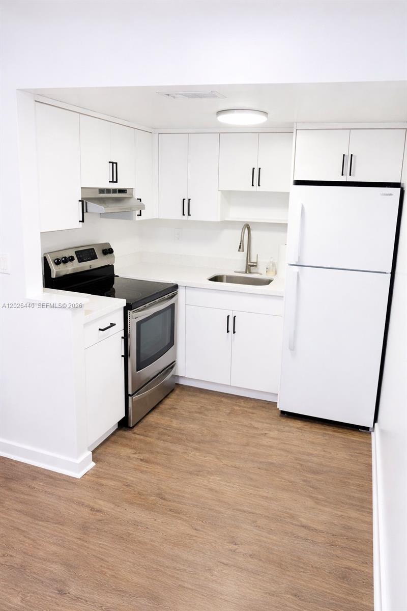 Fully renovated 2-bedroom, 1-bath unit in a convenient Lauderhill location. Features laminate flooring throughout, updated finishes, spacious living areas, and plenty of natural light. Centrally located near shopping, dining, schools, major highways, and public transportation. Fast approval and ready for immediate move-in. Easy to show!