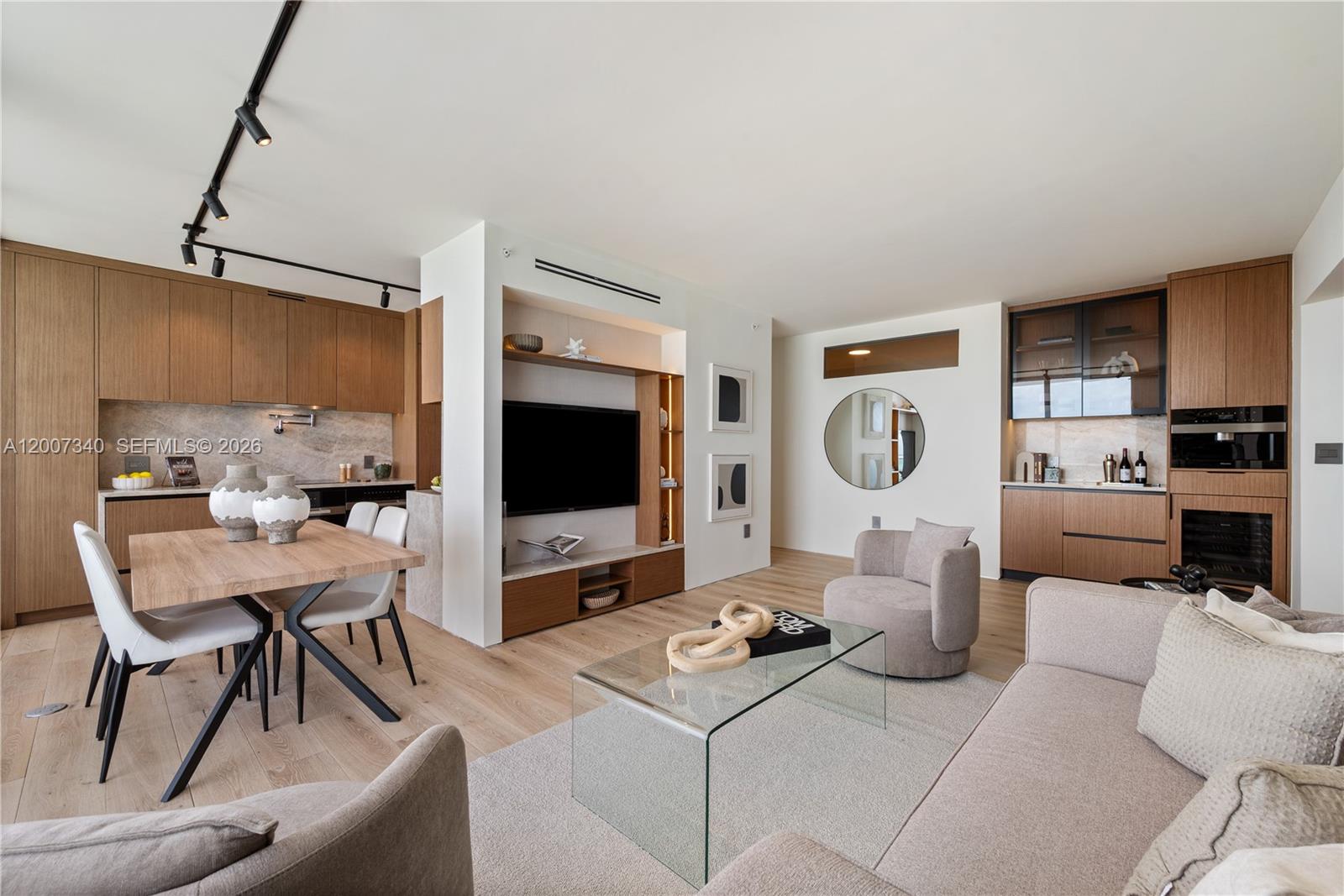 AKOYA CONDO - Residential