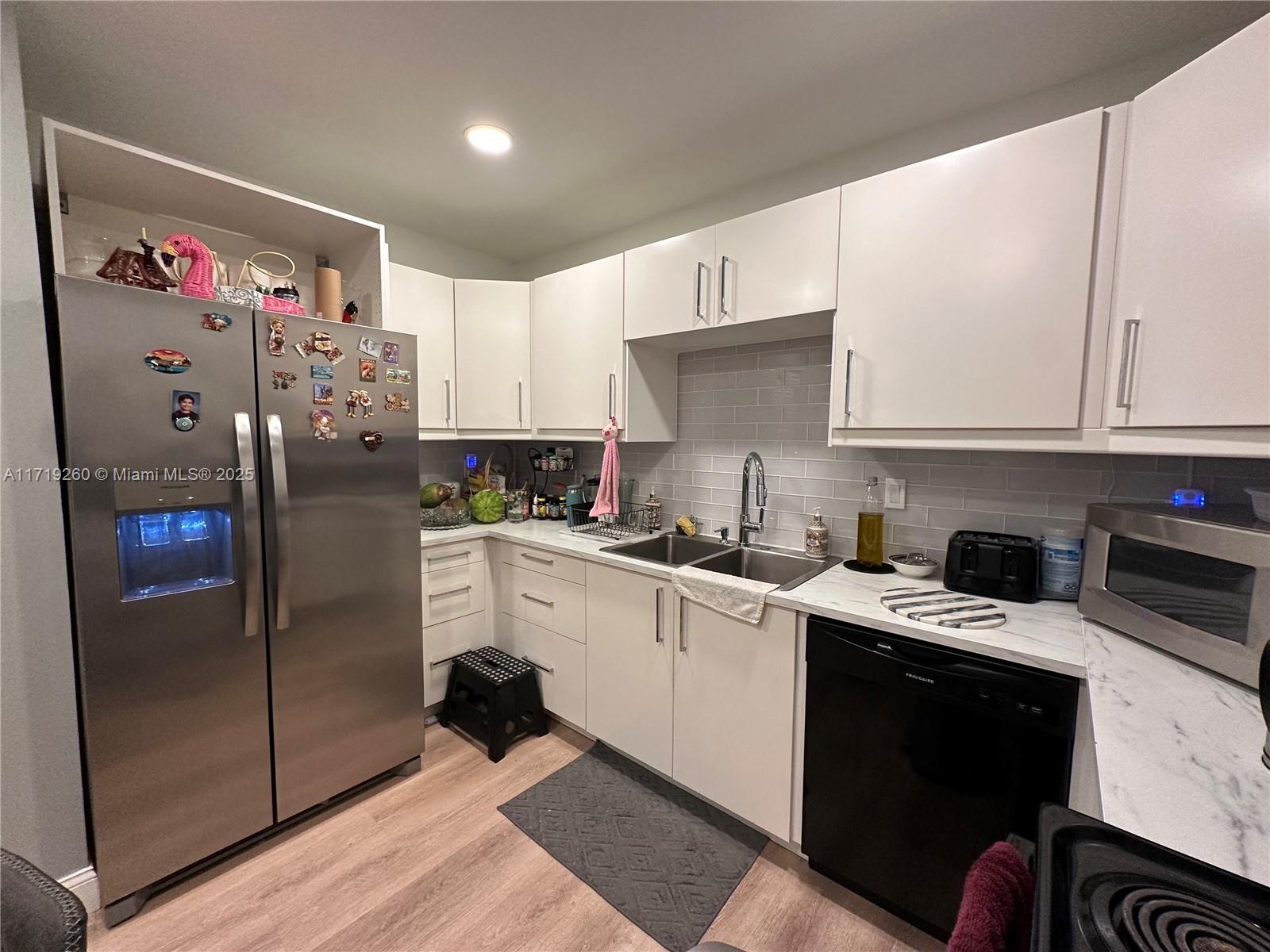 CONDADO REAL CONDO - Residential