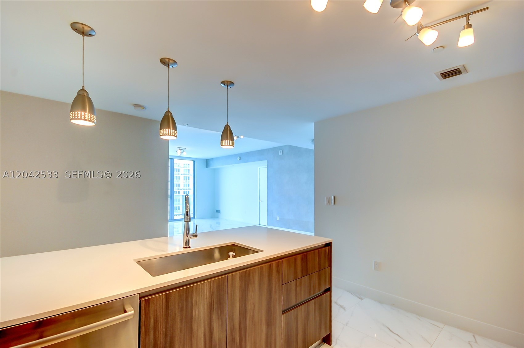 ARIA ON THE BAY CONDO - Residential