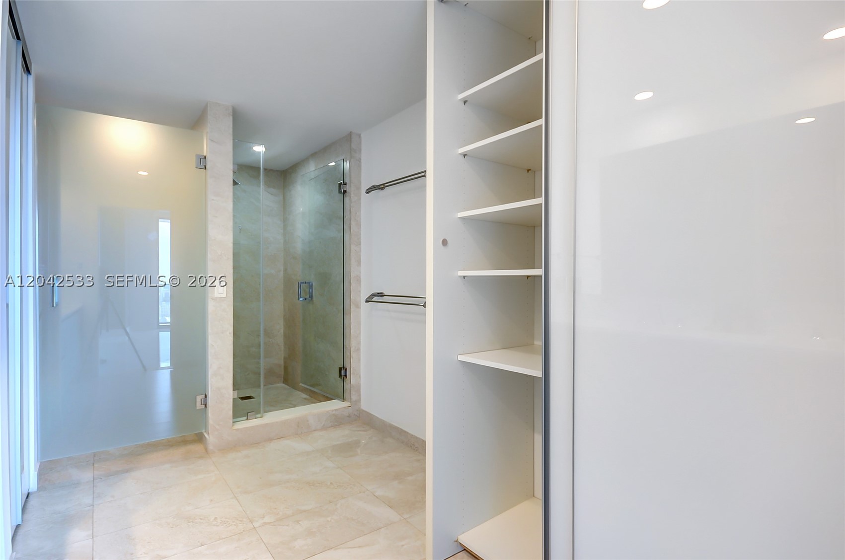 ARIA ON THE BAY CONDO - Residential