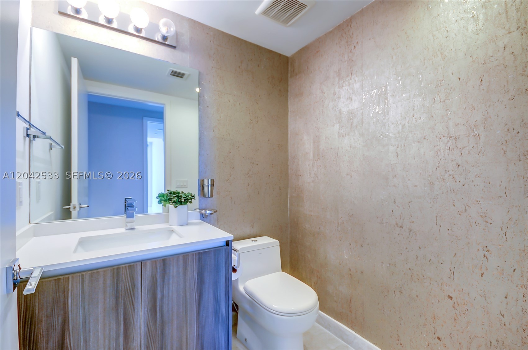 ARIA ON THE BAY CONDO - Residential