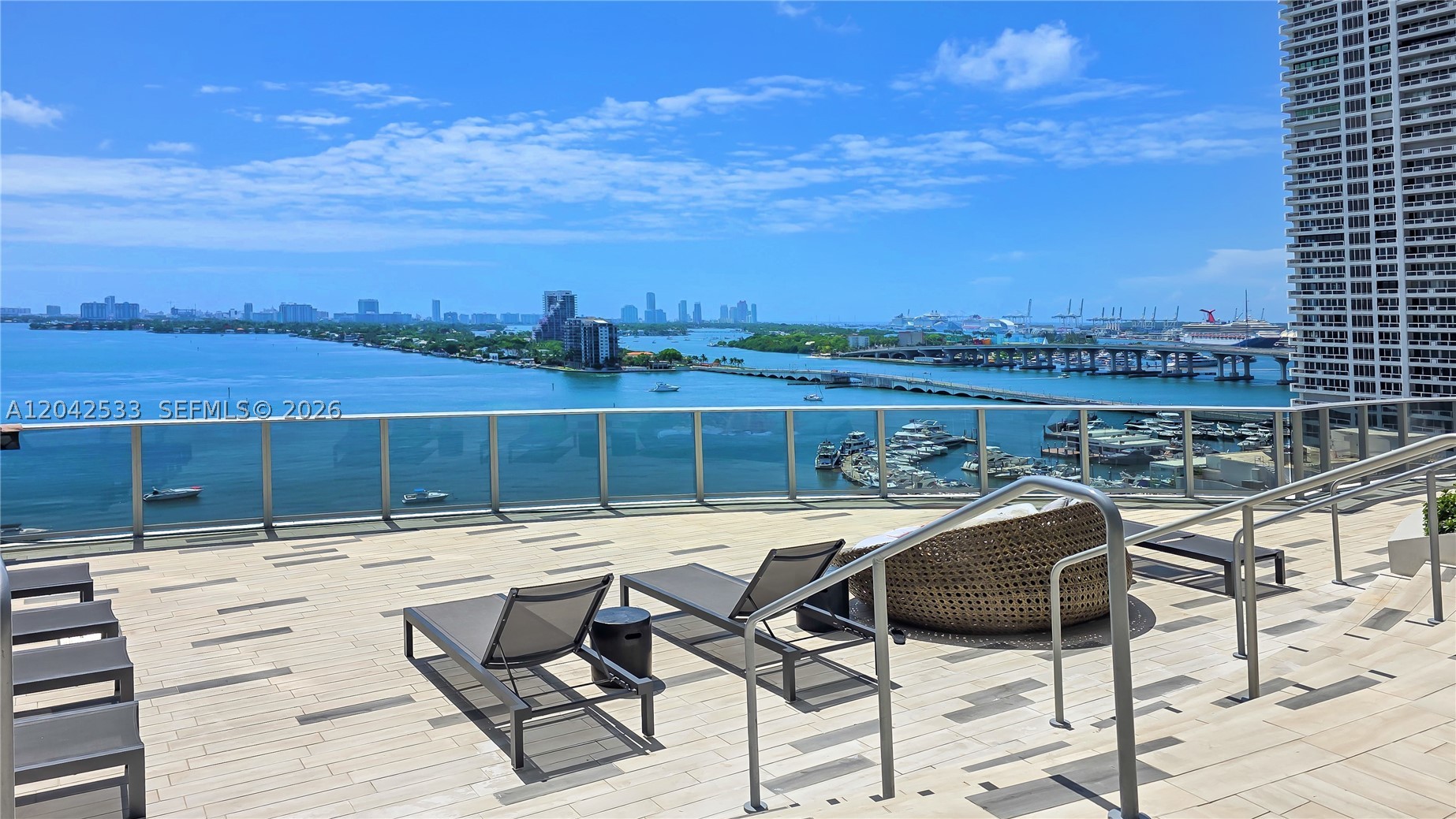 ARIA ON THE BAY CONDO - Residential