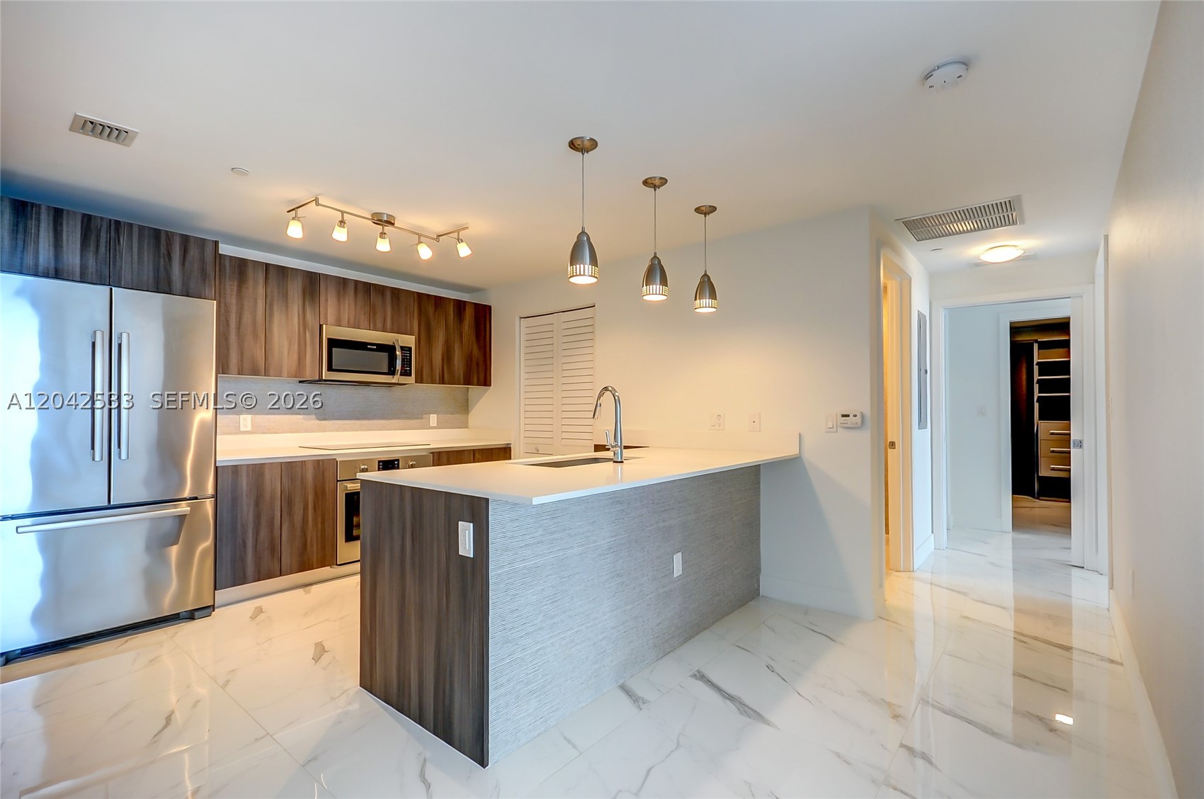 ARIA ON THE BAY CONDO - Residential