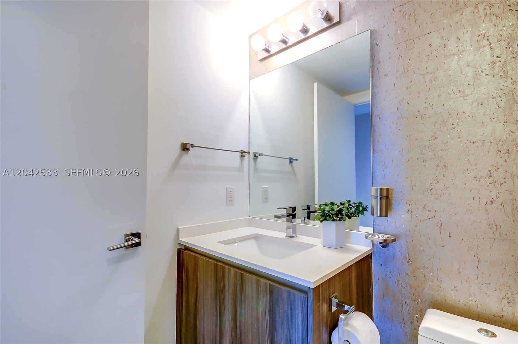 ARIA ON THE BAY CONDO - Residential