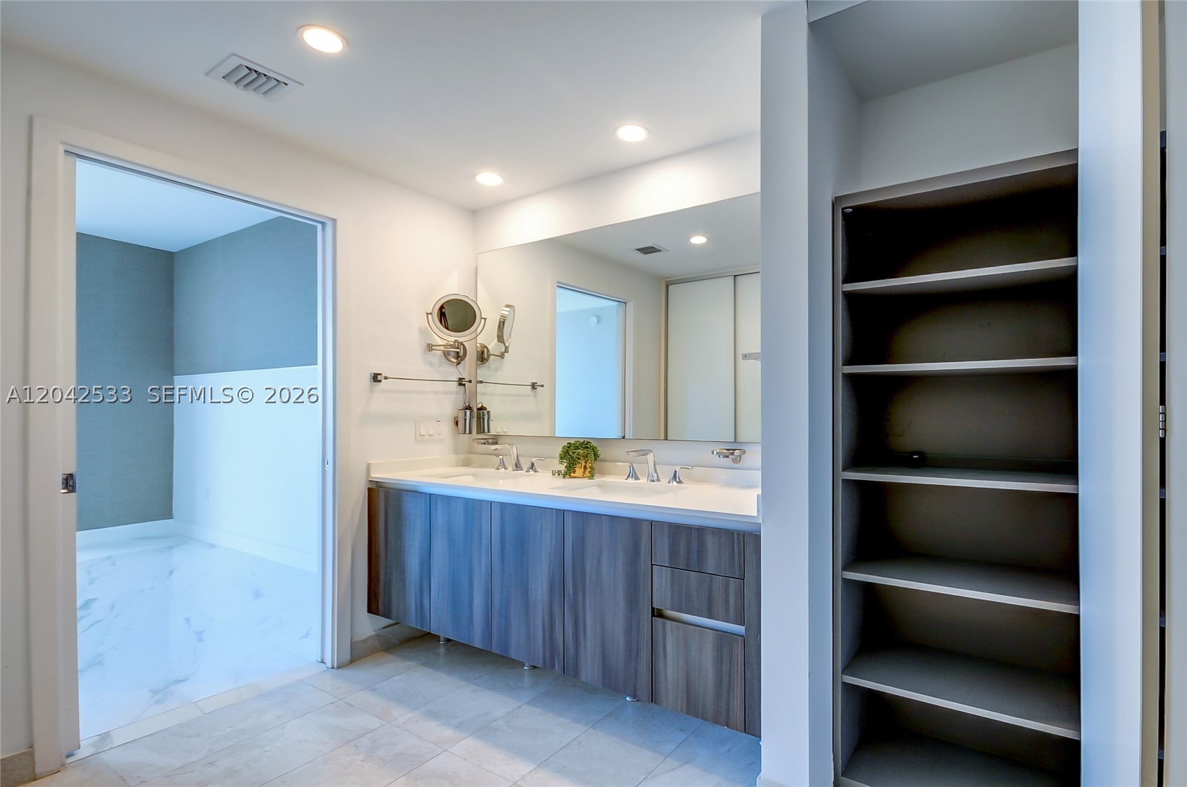 ARIA ON THE BAY CONDO - Residential