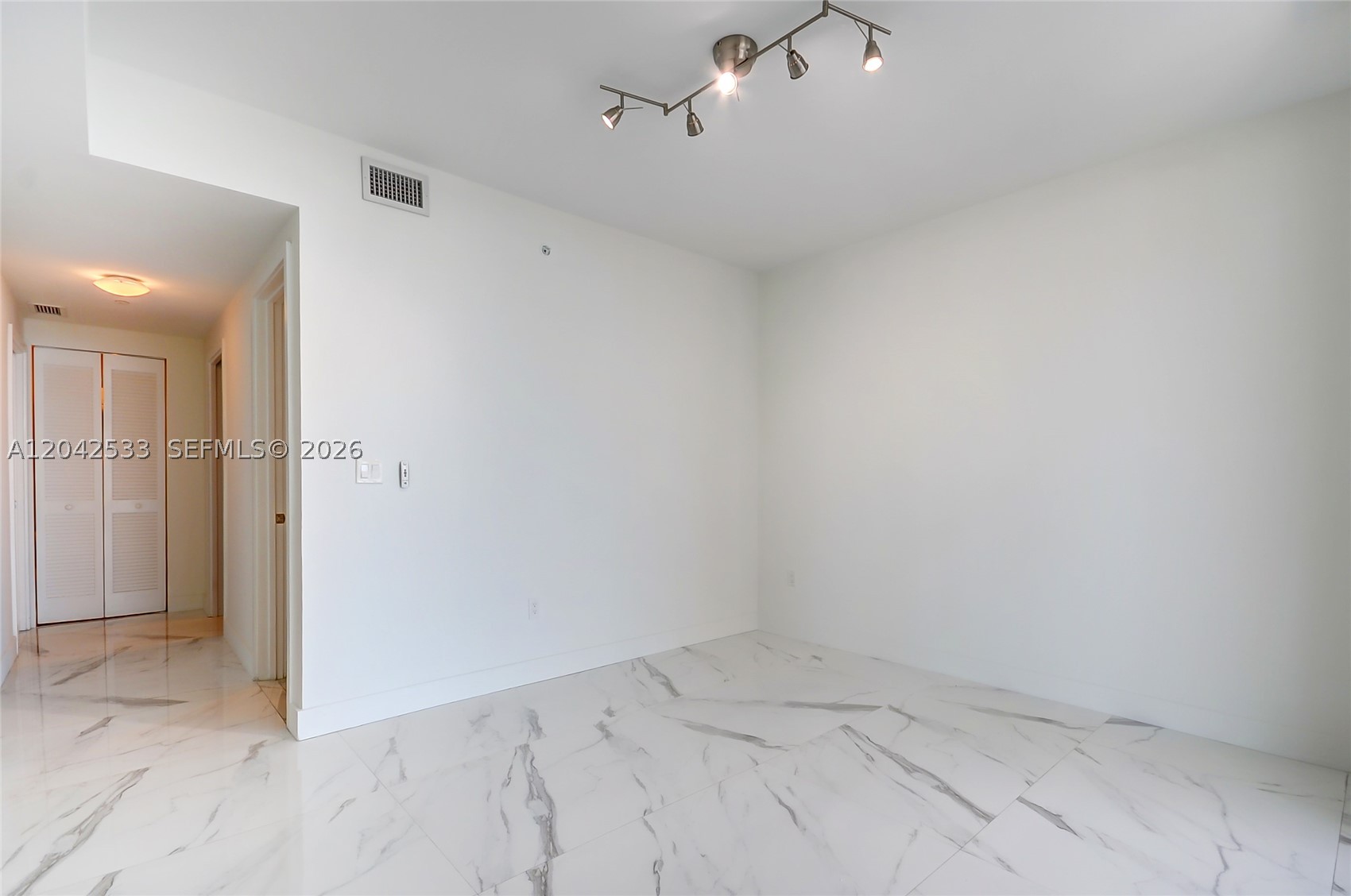 ARIA ON THE BAY CONDO - Residential
