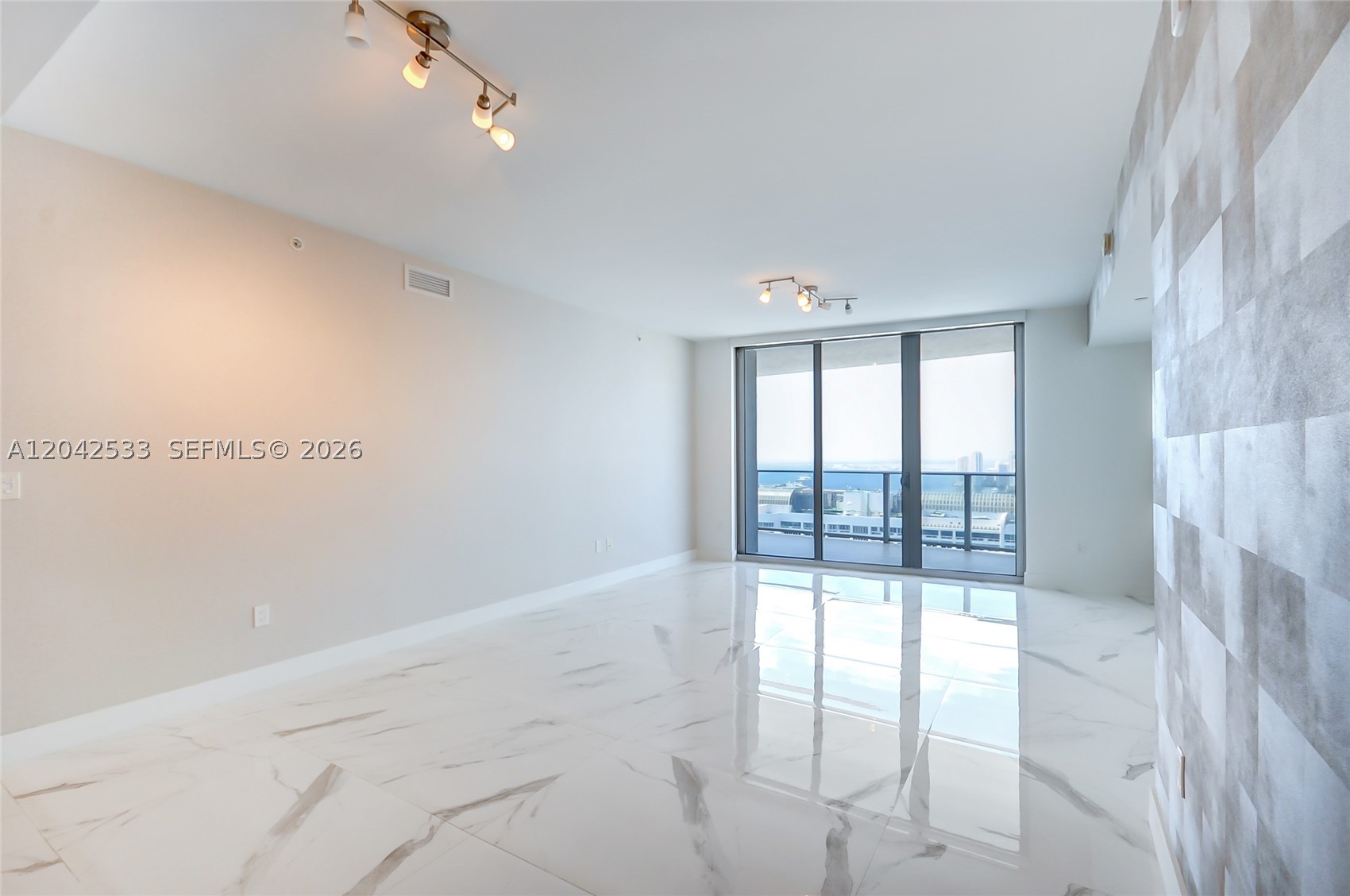 ARIA ON THE BAY CONDO - Residential