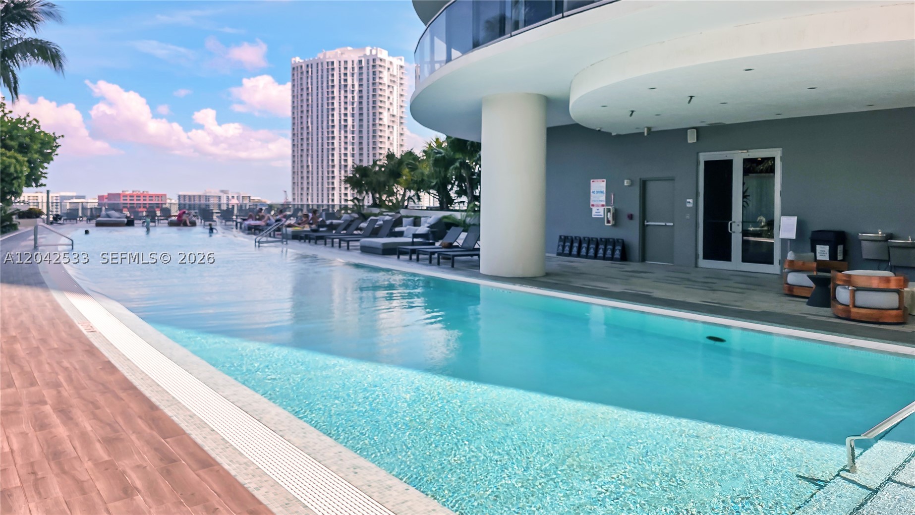 ARIA ON THE BAY CONDO - Residential