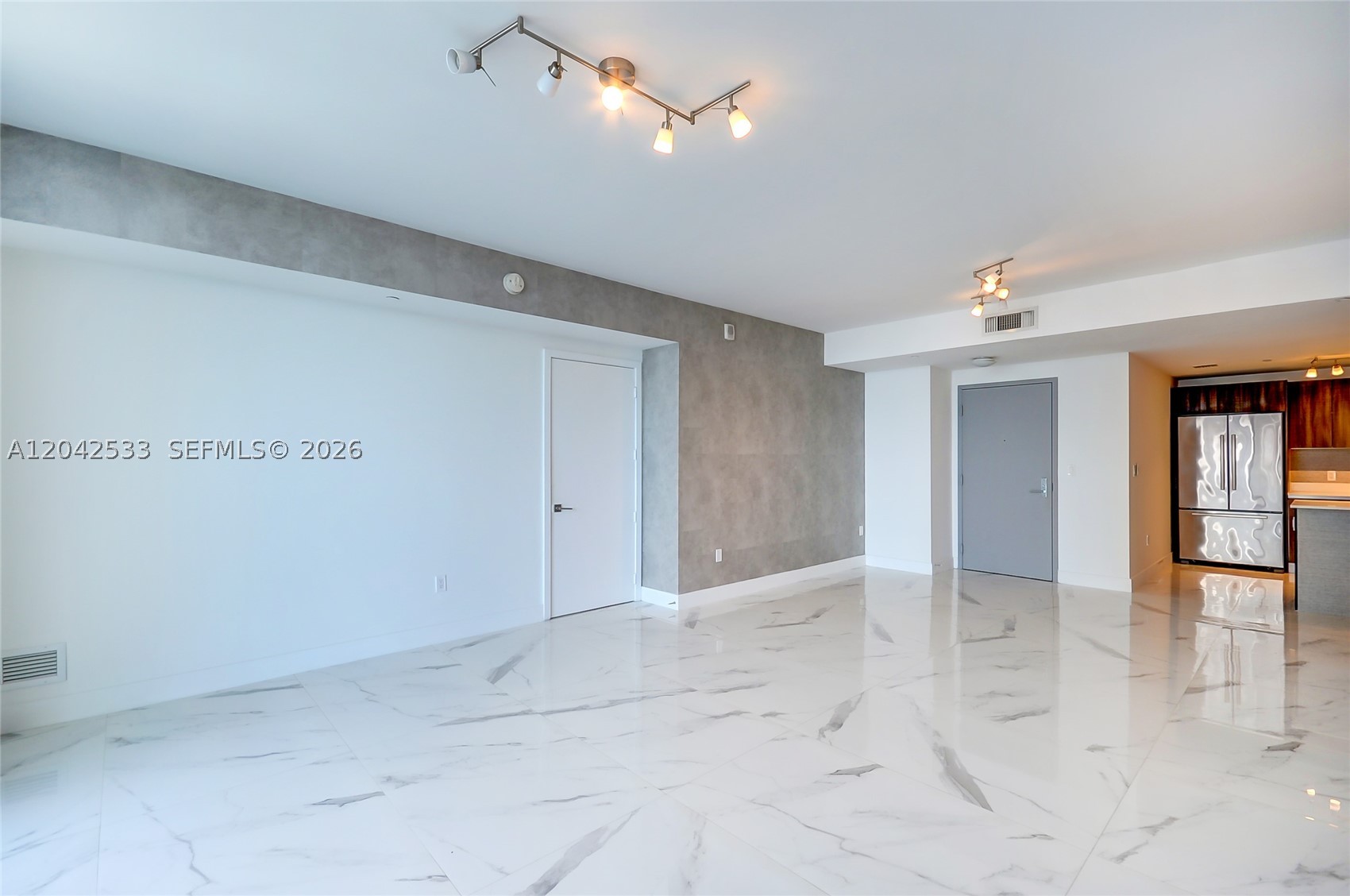 ARIA ON THE BAY CONDO - Residential