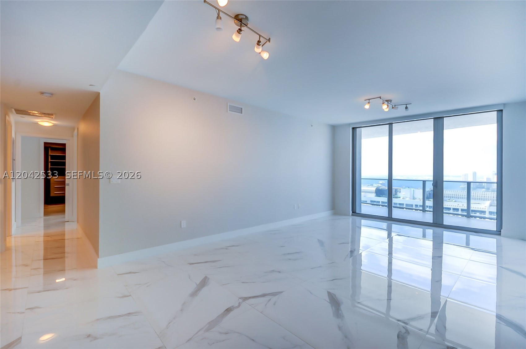 ARIA ON THE BAY CONDO - Residential