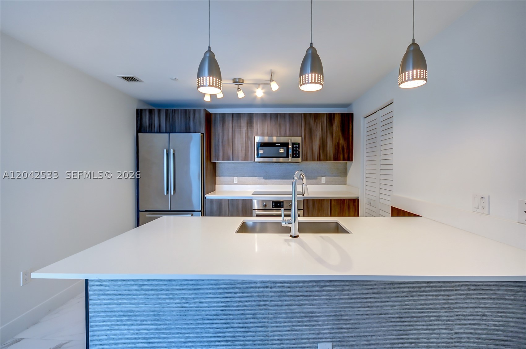 ARIA ON THE BAY CONDO - Residential