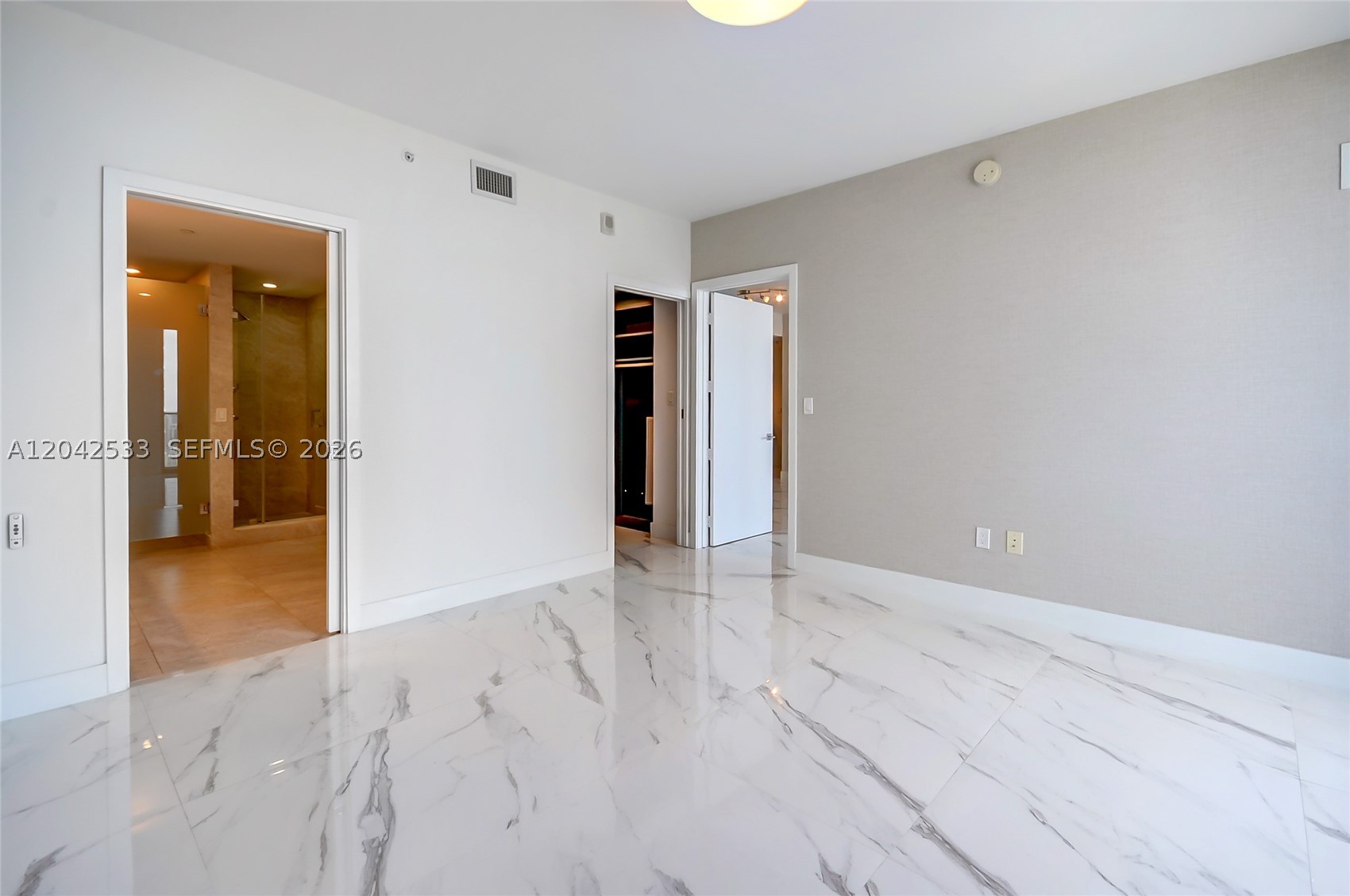 ARIA ON THE BAY CONDO - Residential