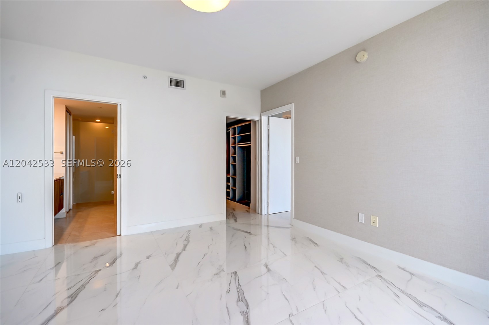 ARIA ON THE BAY CONDO - Residential