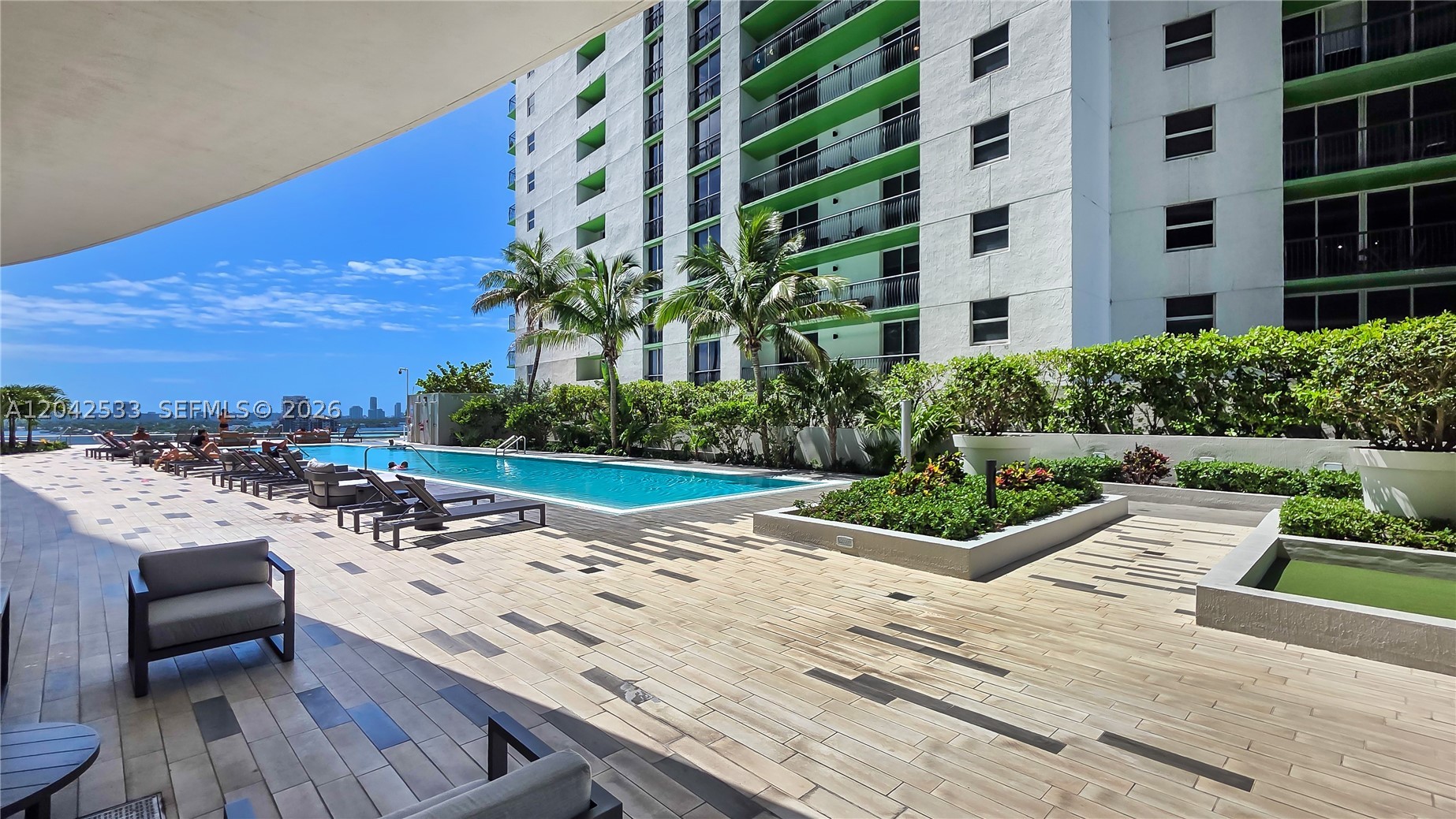 ARIA ON THE BAY CONDO - Residential