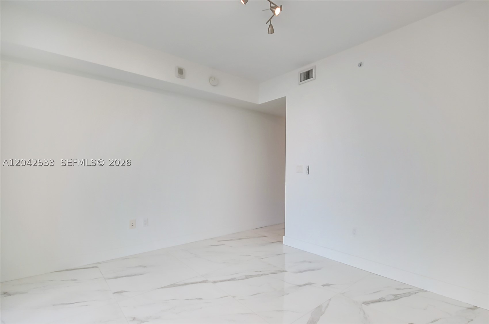 ARIA ON THE BAY CONDO - Residential