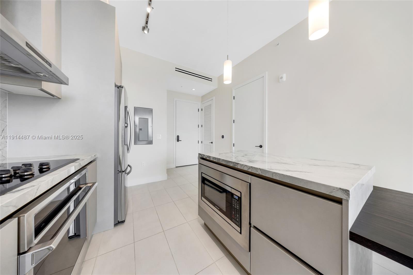LINCOLN SUB - Residential