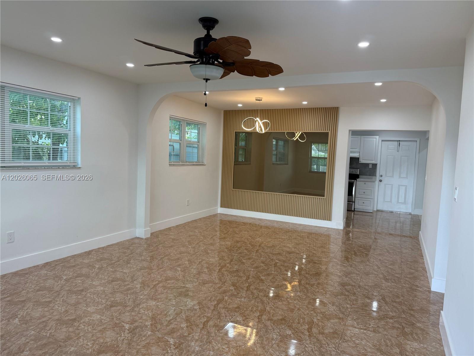 SO MIAMI HEIGHTS ADDN V - Residential Lease