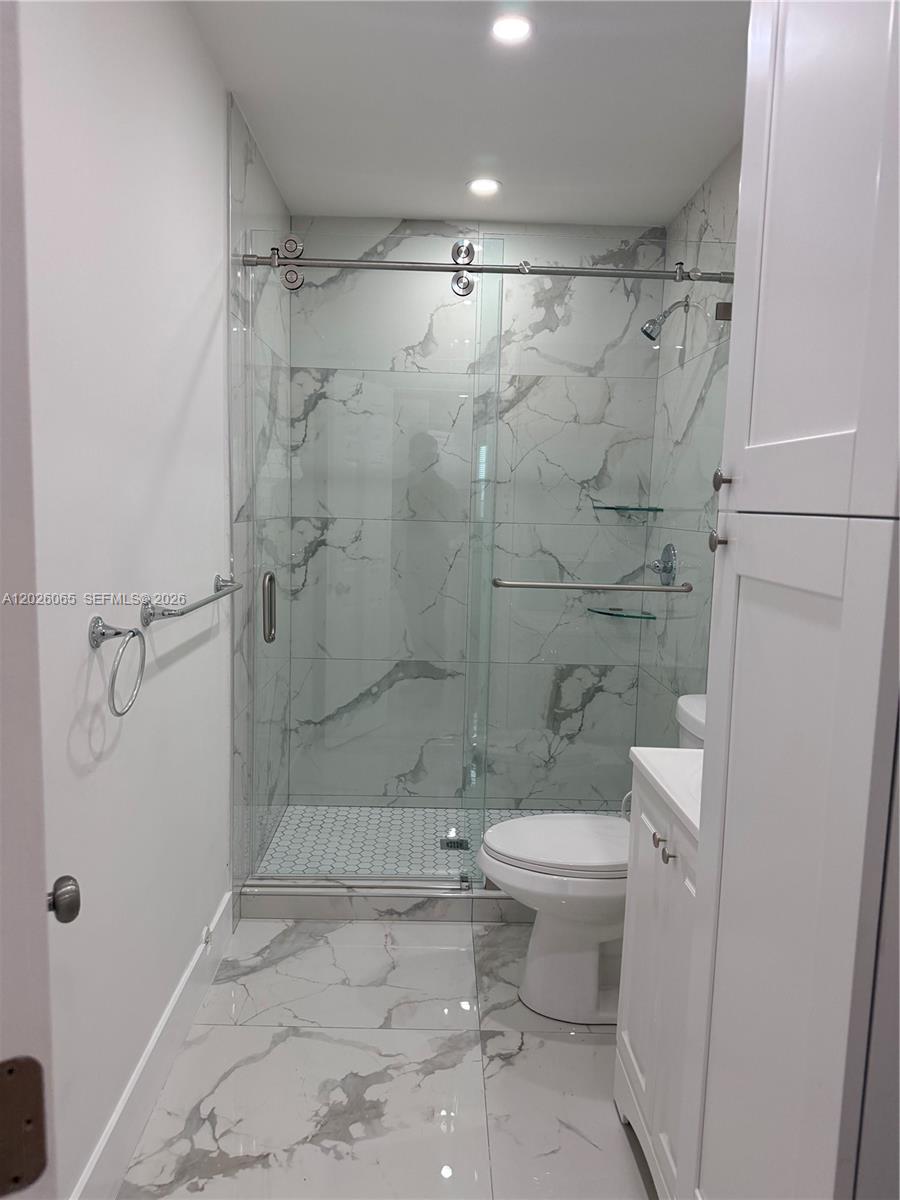 SO MIAMI HEIGHTS ADDN V - Residential Lease