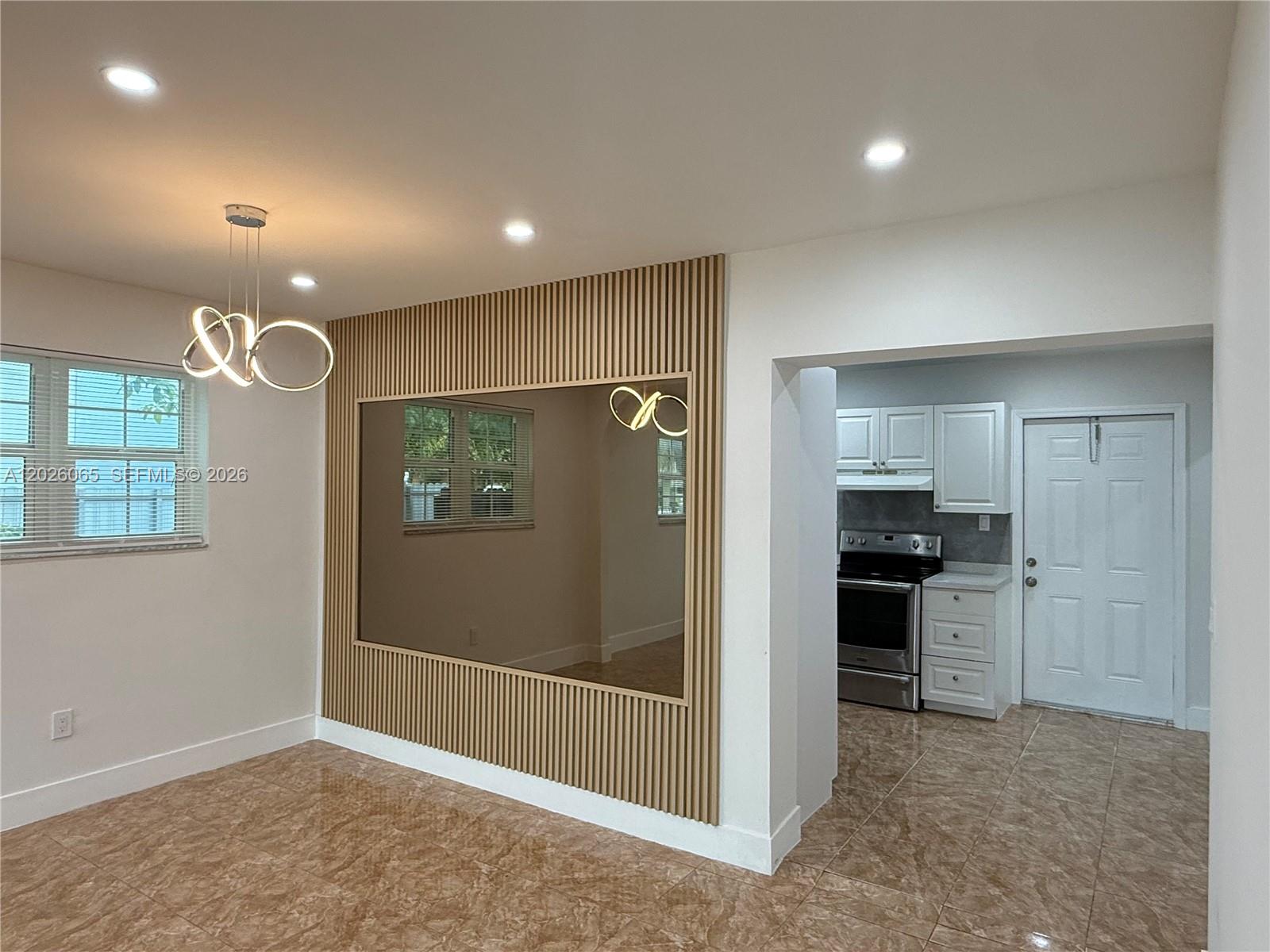 SO MIAMI HEIGHTS ADDN V - Residential Lease