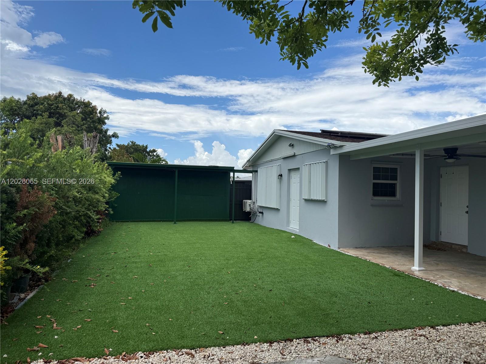 SO MIAMI HEIGHTS ADDN V - Residential Lease