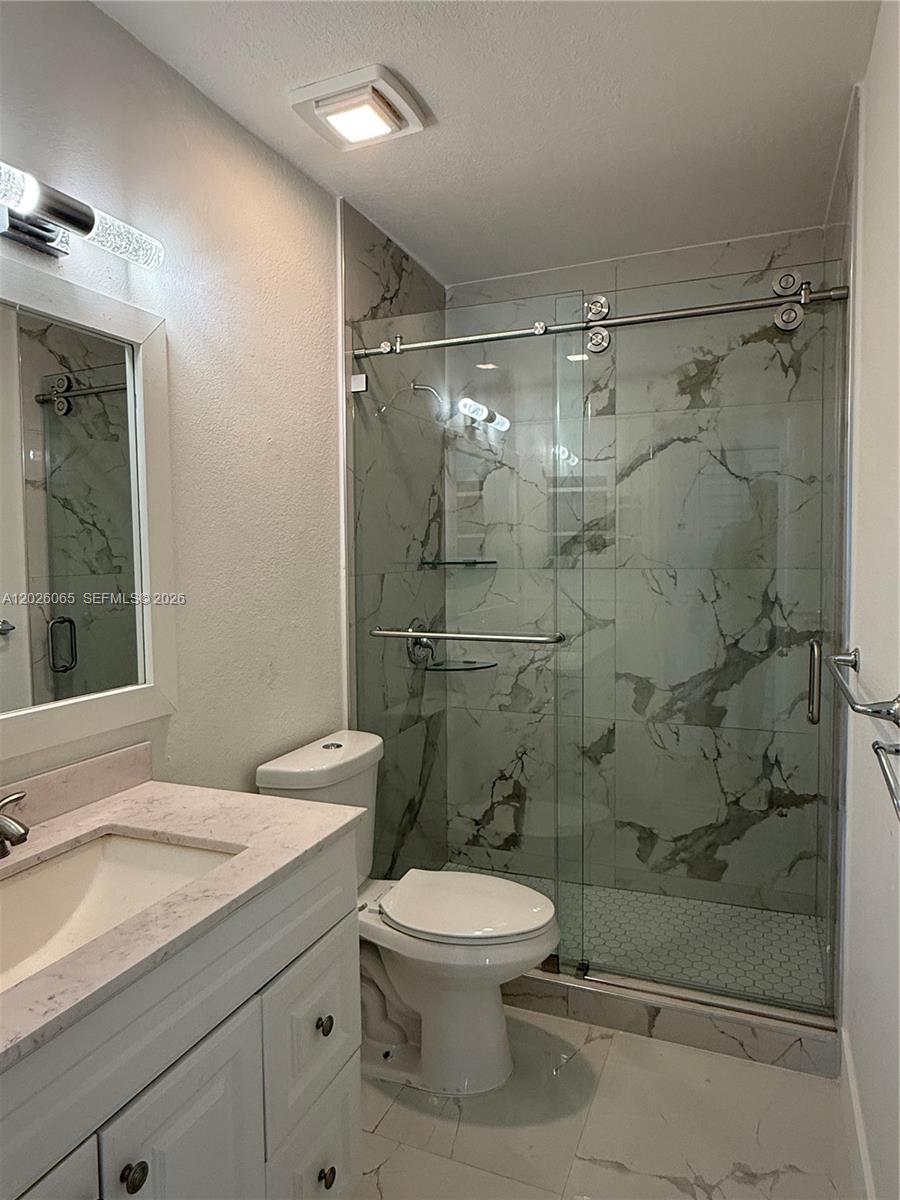 SO MIAMI HEIGHTS ADDN V - Residential Lease