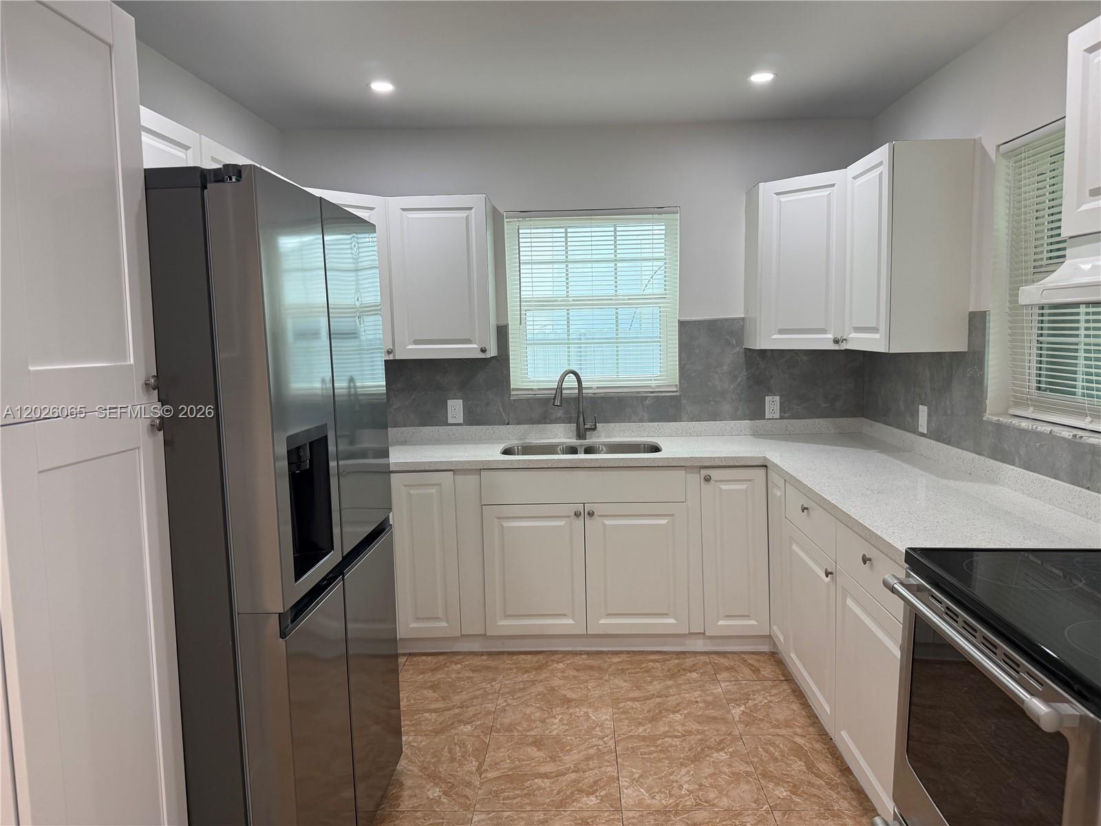 SO MIAMI HEIGHTS ADDN V - Residential Lease