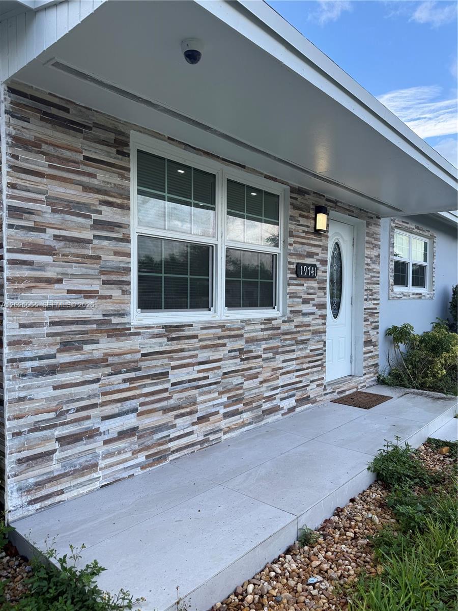 SO MIAMI HEIGHTS ADDN V - Residential Lease
