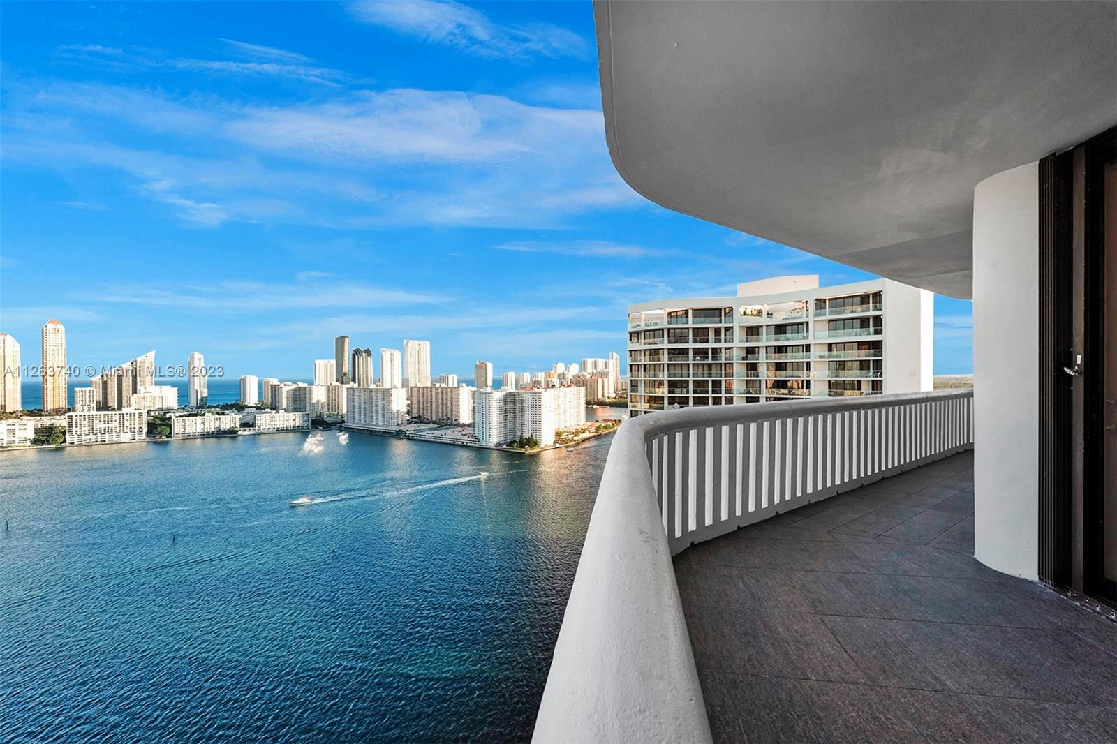 3000 ISL BLVD WILLIAMS IS - Residential
