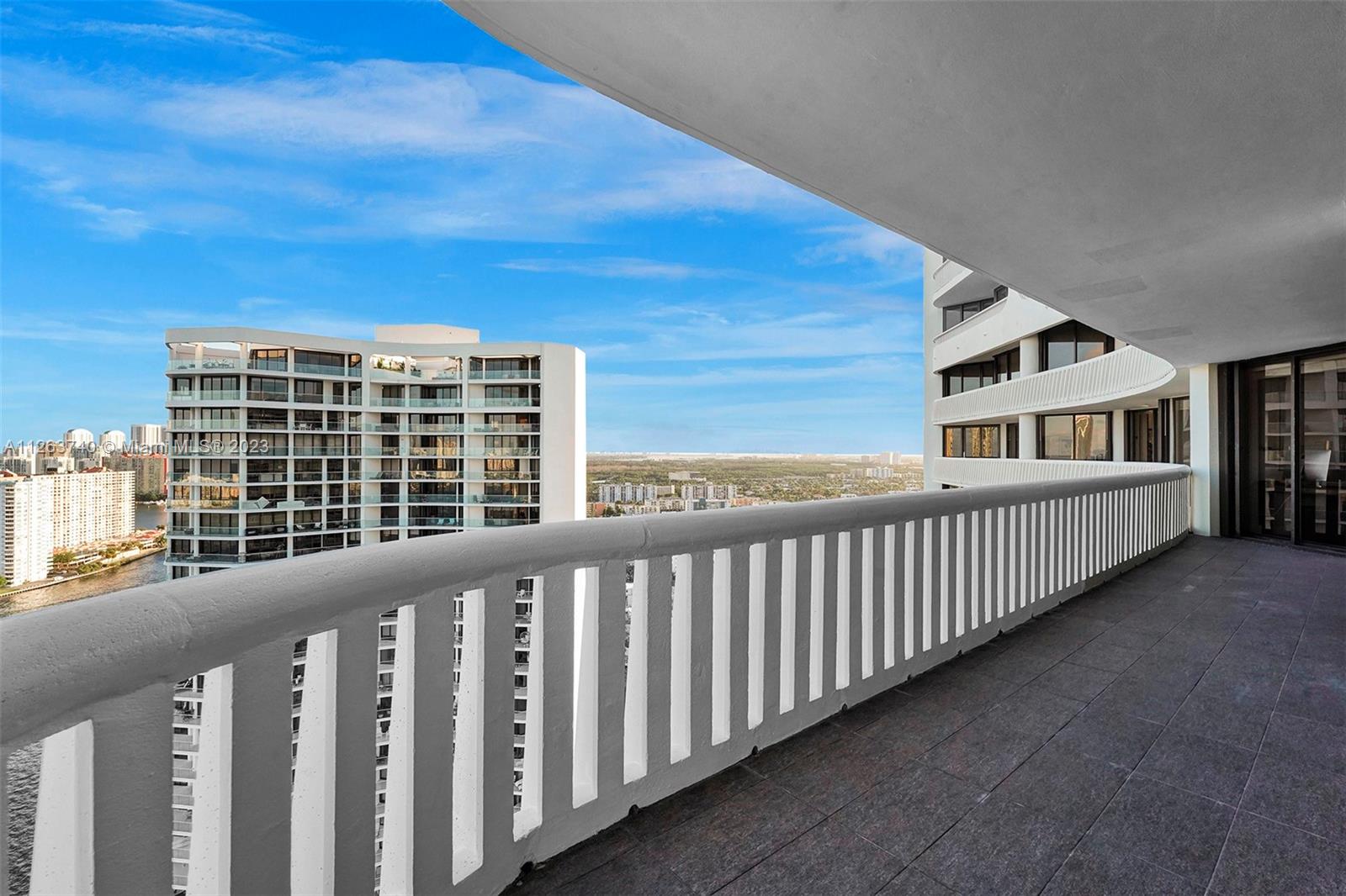 3000 ISL BLVD WILLIAMS IS - Residential