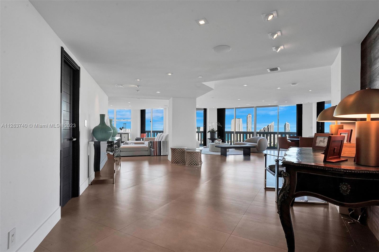 3000 ISL BLVD WILLIAMS IS - Residential