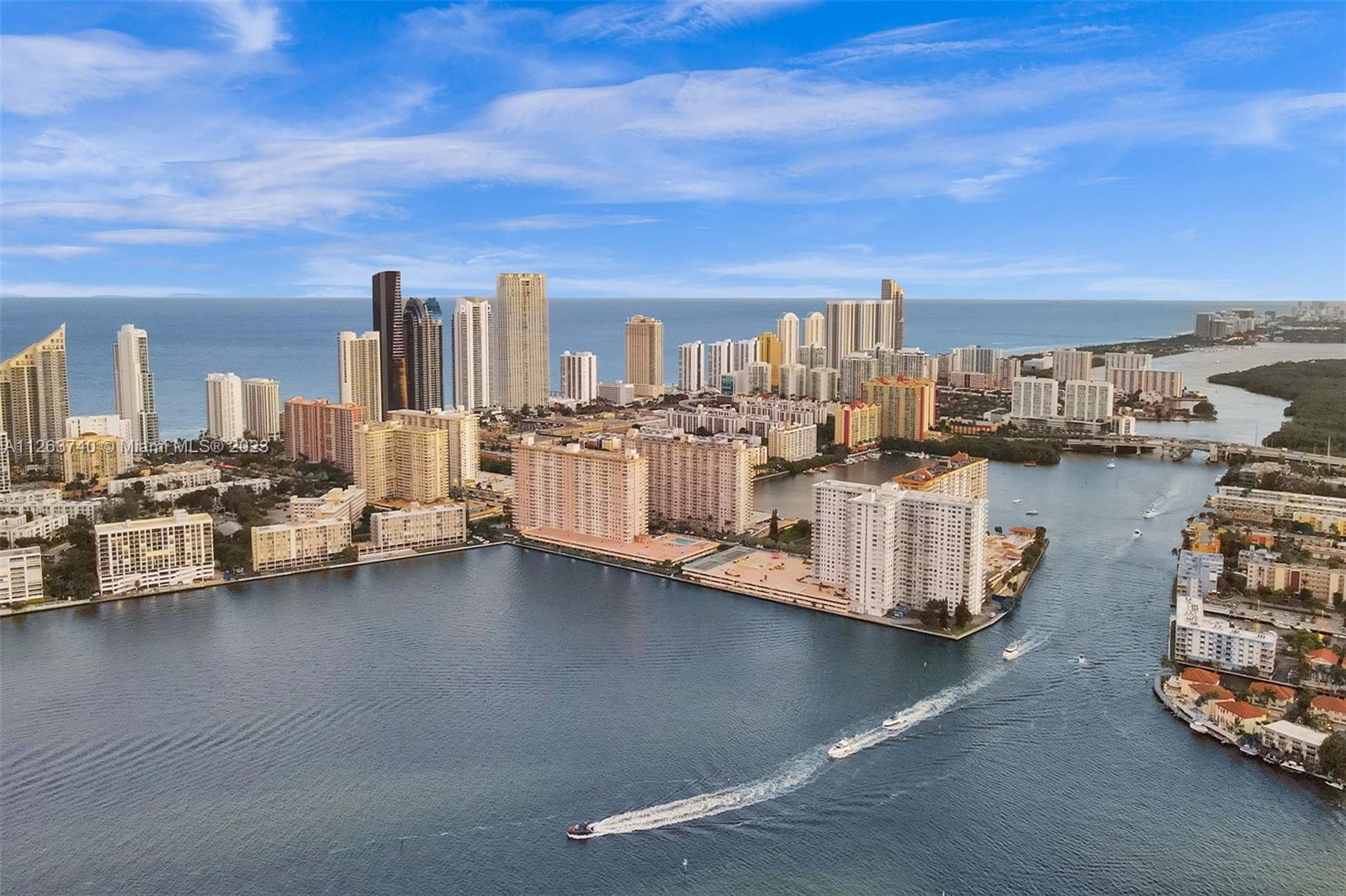 3000 ISL BLVD WILLIAMS IS - Residential