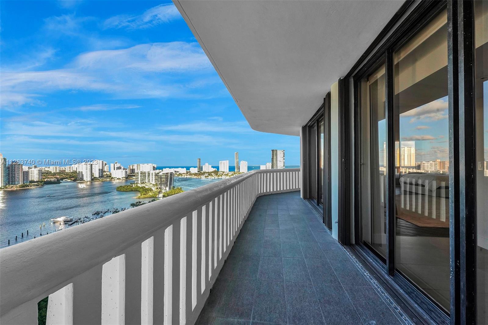 3000 ISL BLVD WILLIAMS IS - Residential