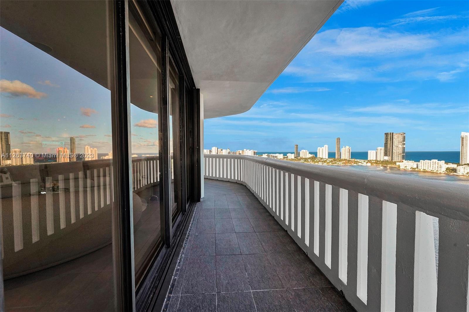3000 ISL BLVD WILLIAMS IS - Residential