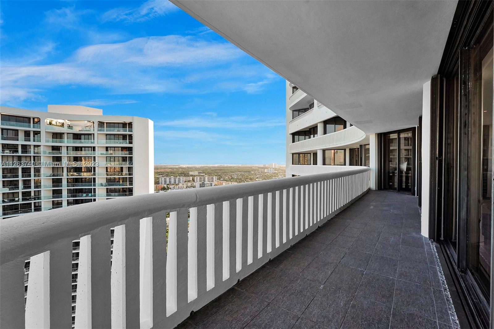 3000 ISL BLVD WILLIAMS IS - Residential