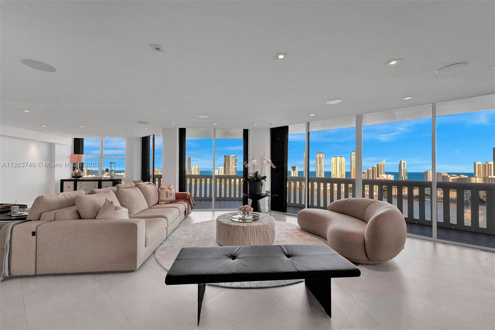 3000 ISL BLVD WILLIAMS IS - Residential