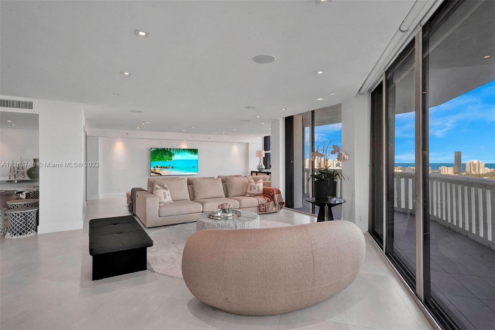 3000 ISL BLVD WILLIAMS IS - Residential