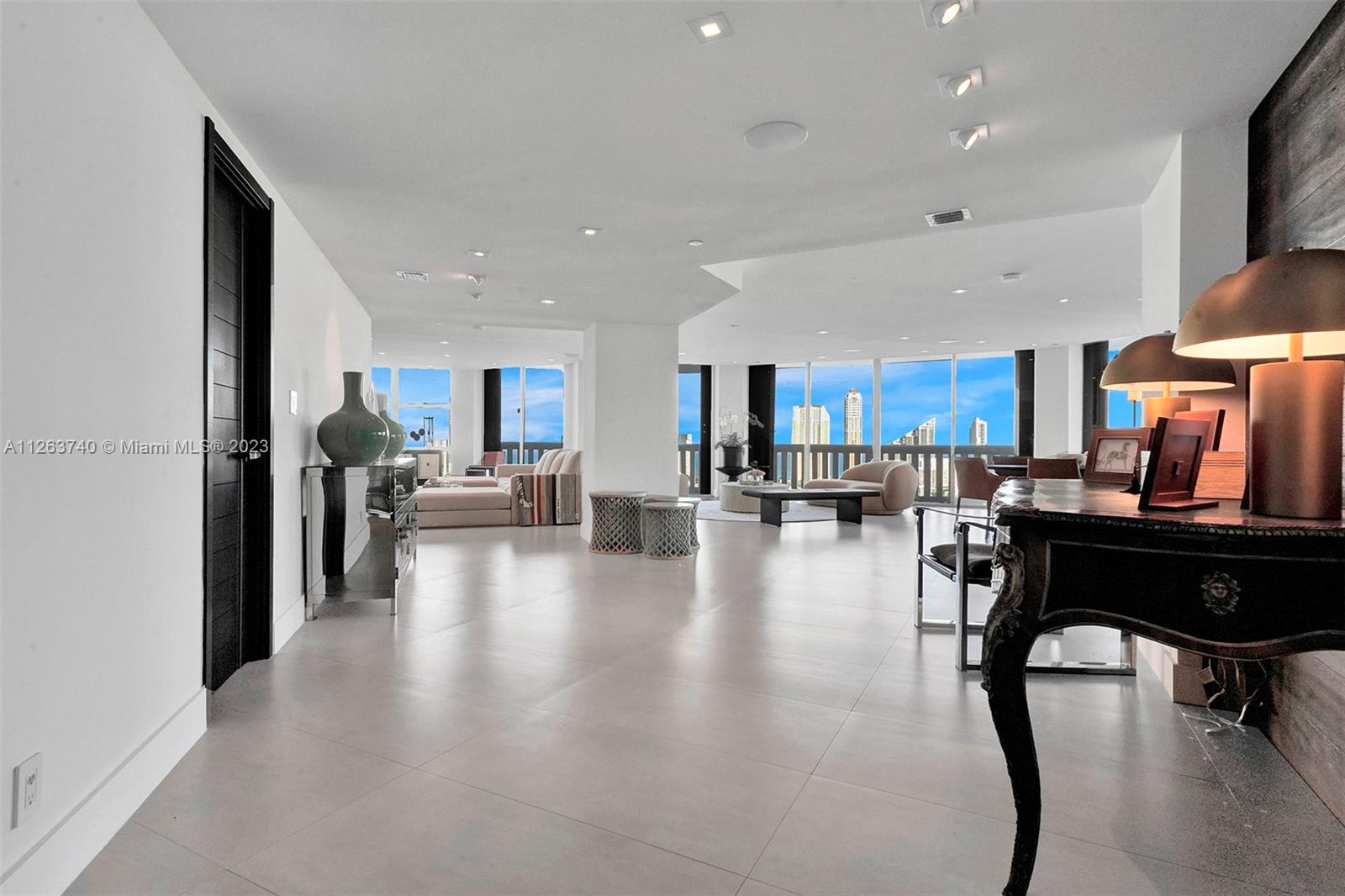 3000 ISL BLVD WILLIAMS IS - Residential