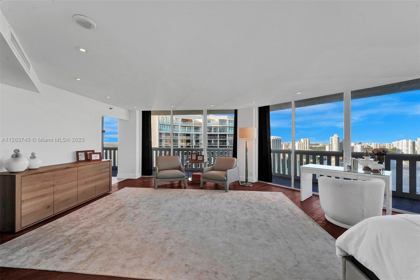 3000 ISL BLVD WILLIAMS IS - Residential