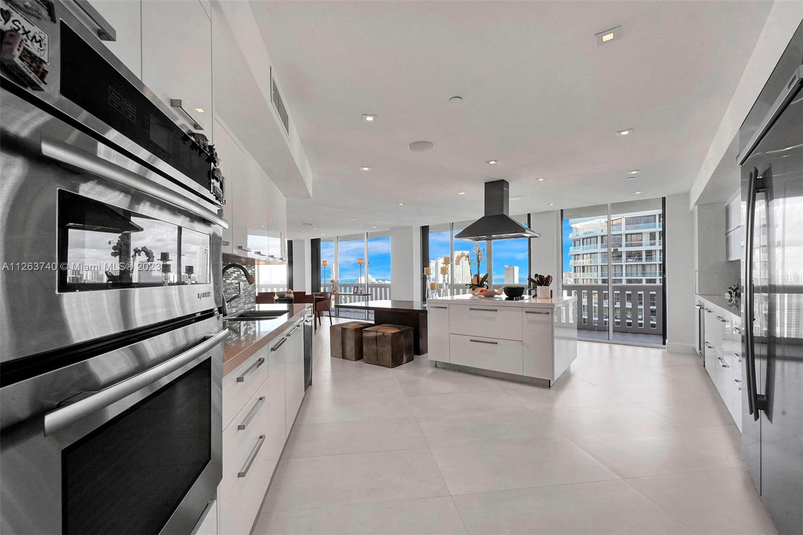 3000 ISL BLVD WILLIAMS IS - Residential