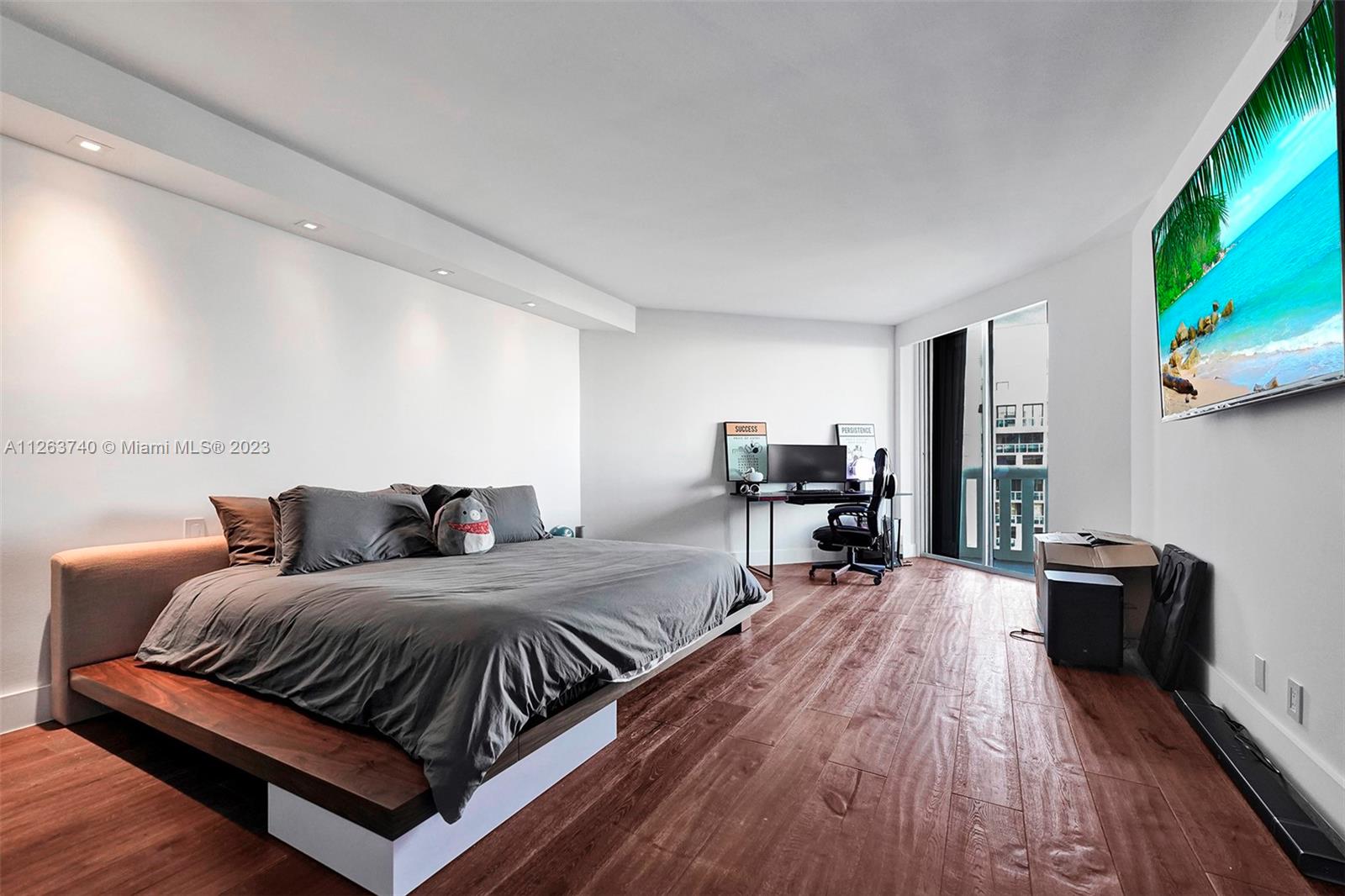 3000 ISL BLVD WILLIAMS IS - Residential