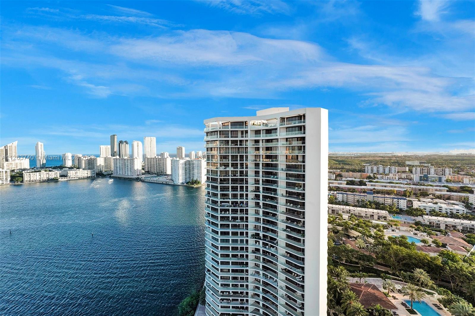 3000 ISL BLVD WILLIAMS IS - Residential