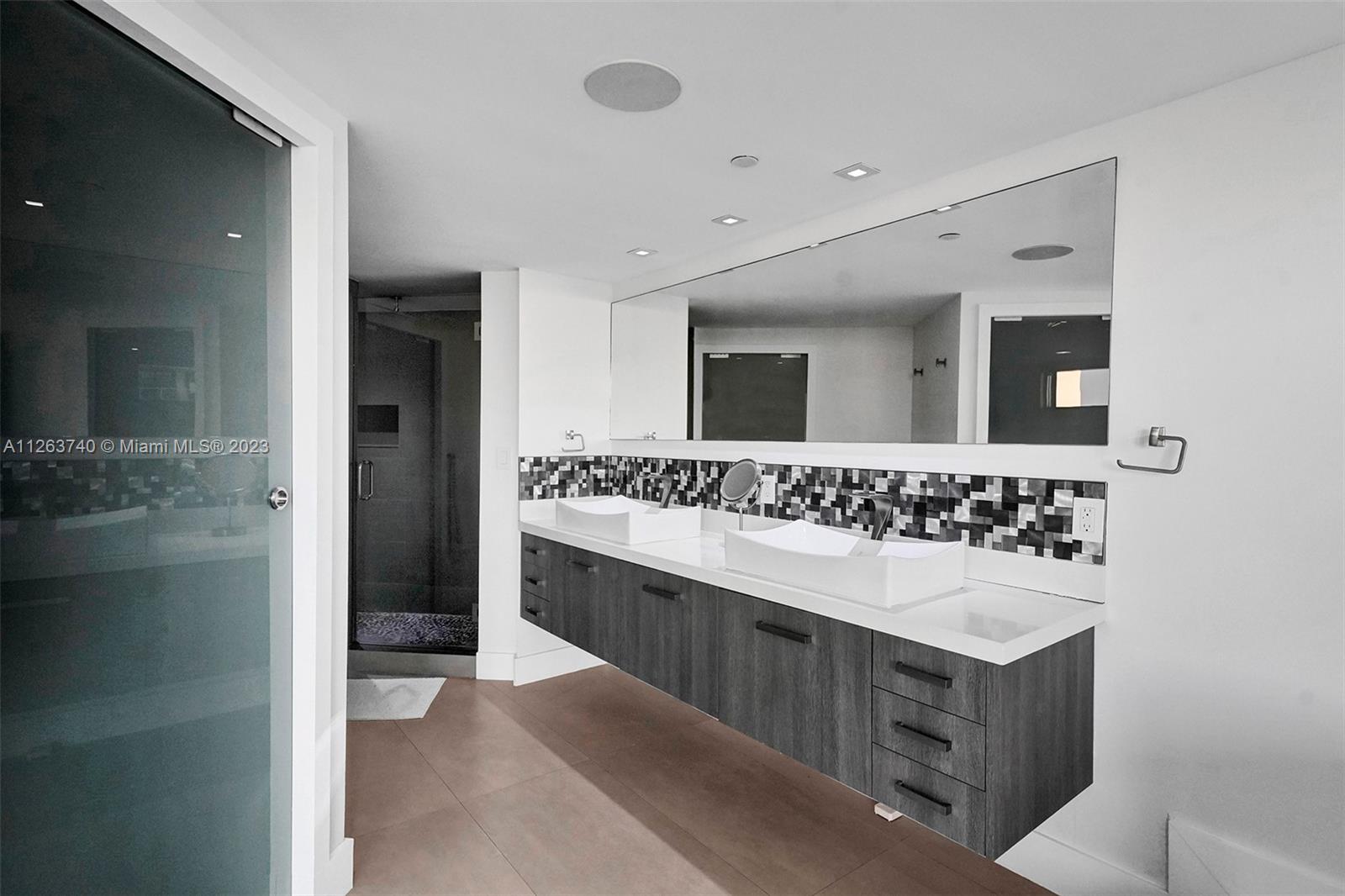 3000 ISL BLVD WILLIAMS IS - Residential