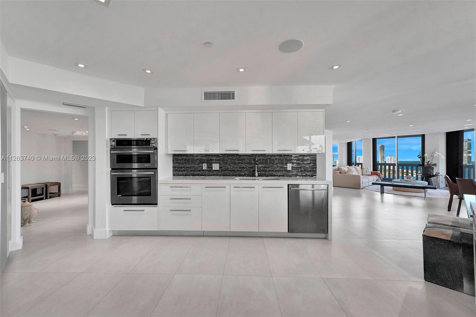 3000 ISL BLVD WILLIAMS IS - Residential