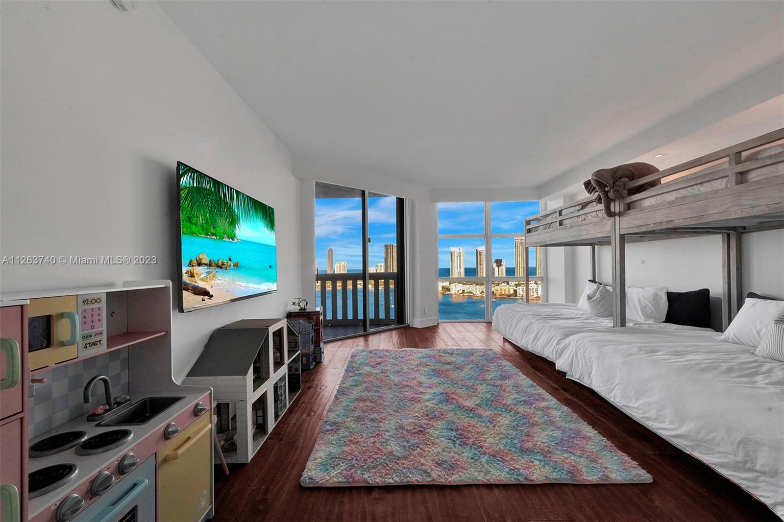 3000 ISL BLVD WILLIAMS IS - Residential