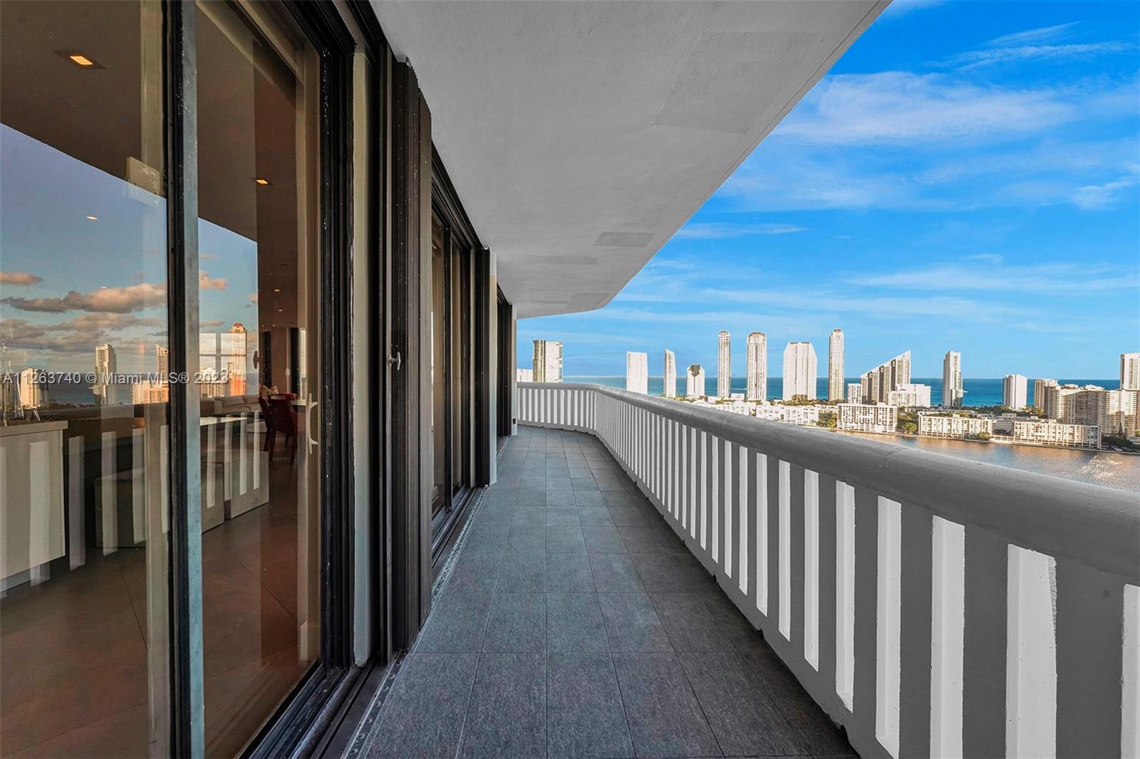 3000 ISL BLVD WILLIAMS IS - Residential