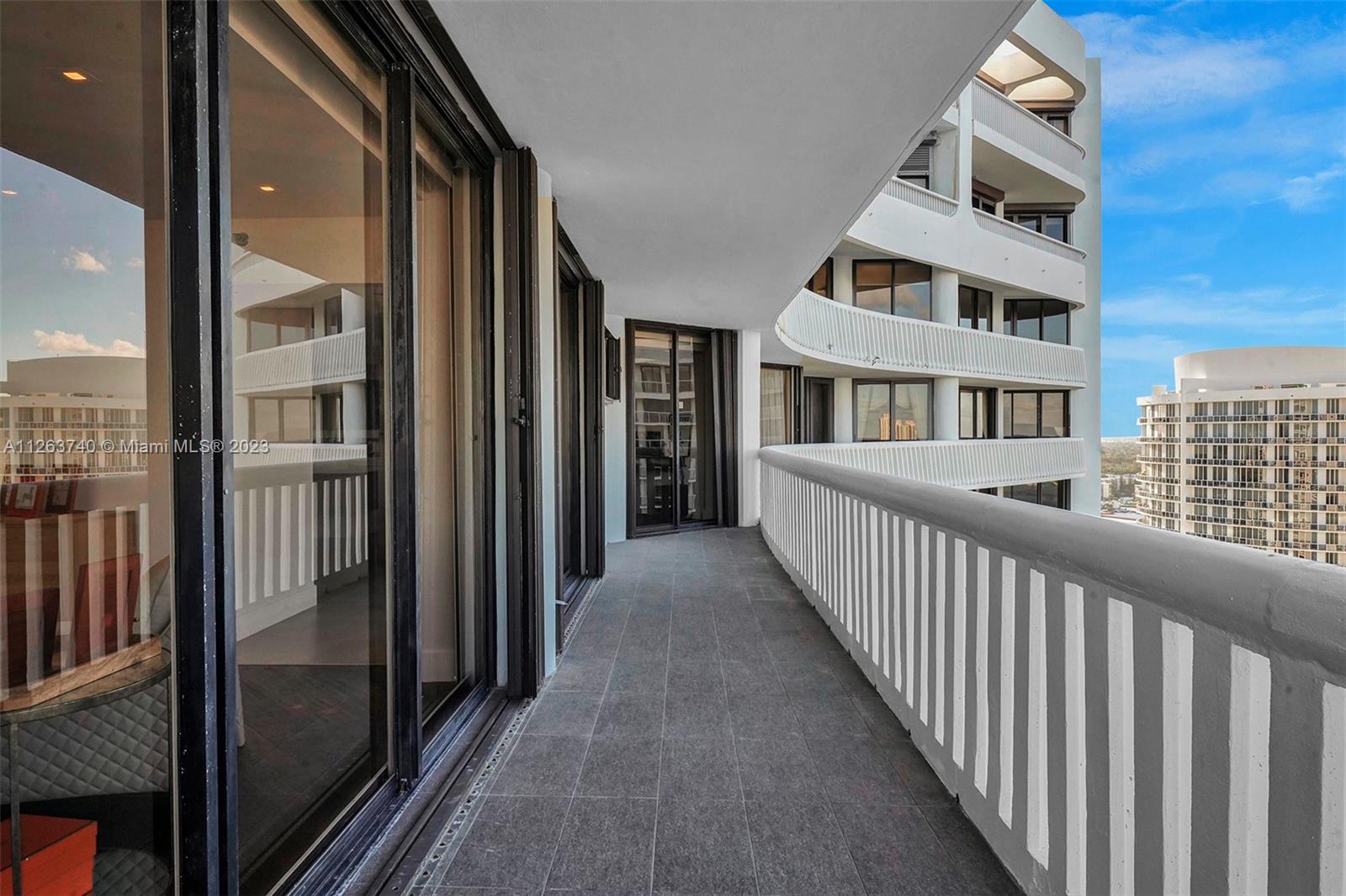 3000 ISL BLVD WILLIAMS IS - Residential