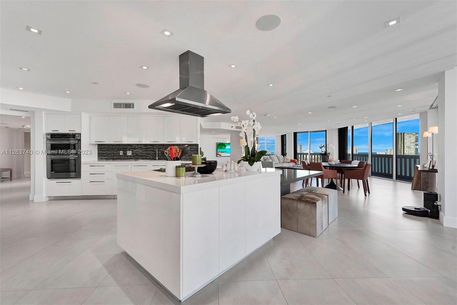 3000 ISL BLVD WILLIAMS IS - Residential