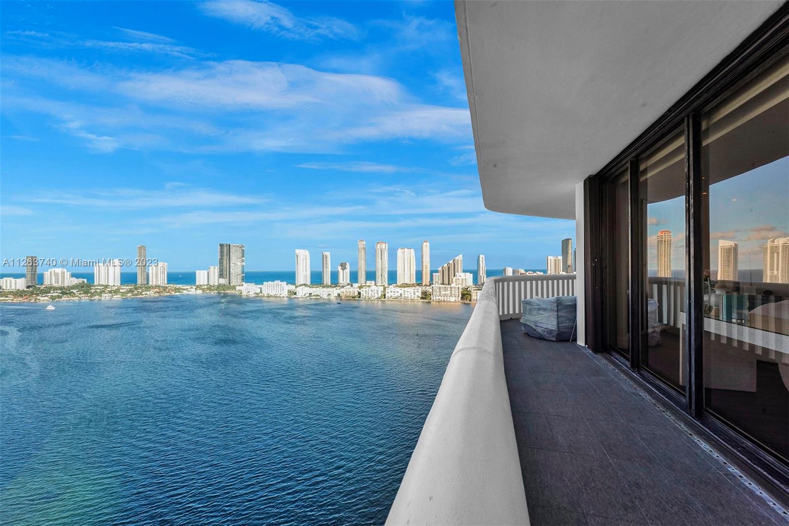 3000 ISL BLVD WILLIAMS IS - Residential